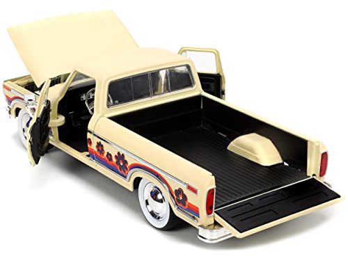 Modelo a escala 1:24 Ford F-150 Pickup 1979 crema miniatura 4