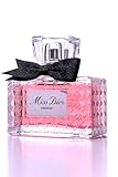 FLACONE ICONICO: Il design del flacone rosa con fiocco nero in grosgrain richiama l'eleganza senza tempo della maison Dior