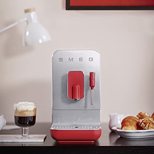 Smeg, Kaffeevollautomat mit Dampffunktion BCC02RDMEU, Dampfdüse, integriertes Mahlwerk, Thermoblocksystem, 1,4 l Tank, 19 Bar Pumpendruck, Kompaktmessungen, 1350W, Rot – Bild 8