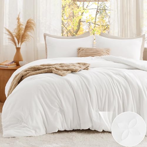 Image of Bedsure Queen Comforter Set White, Soft Prewashed Queen Size Bedding, Quilted Comforter with Clover Design, Down Alternative Comforter for All Seasons, 3 Pieces Bed Set with 2 Pillow Shams