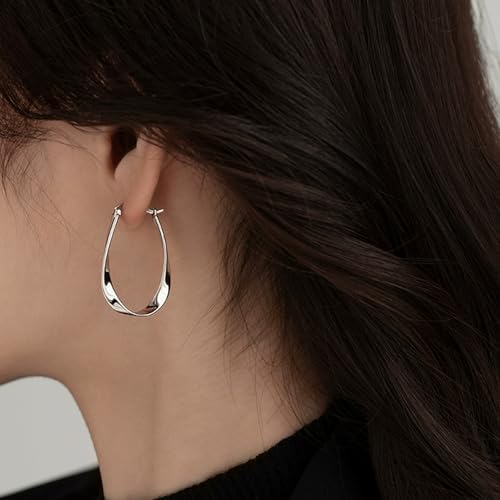 1 Pair Minimalist Toned Oval-Shaped Hoop Earrings | Trendy Fashion Accessories for Women | Timeless and Versatile for Daily Wear and Special Occasions