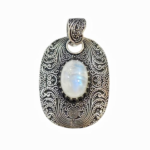 Pendentif pierre de lune : sublimez un décolleté terne avec l'argent