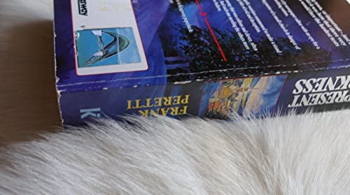 This Present Darkness 0854763236 Book Cover