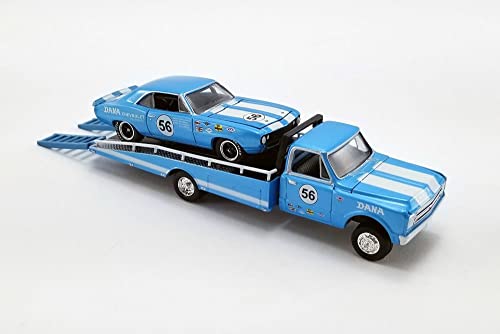 ModelToyCars 1967 Chevy C-30 Ramp Truck y Camaro 1:64