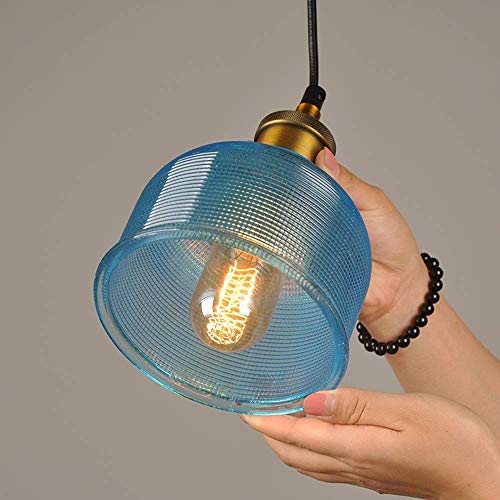 Éclairage industriel vintage pour une atmosphère douce et nostalgique