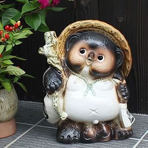 焼き物陶器の、たぬき 楽天市場】信楽焼 10号狸 信楽焼たぬき縁起物タヌキ 陶器タヌキ