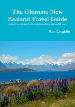 Paperback The Ultimate New Zealand Travel Guide Book