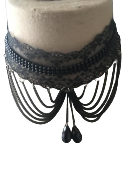 Collier dentelle noire victorien : sublimez un décolleté avec ce ras du cou perlé