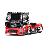 Das im Maßstab 1:10 verkleinerte Bausatz-Modell verfügt über eine detaillierte, leichte und schlagfeste Polycarbonat Karosserie (mehrteilig).