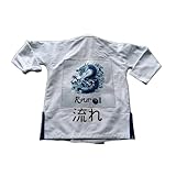 jiu jitsu kimono fortaleza Diseño icónico y atemporal: estética limpia y clásica en blanco y negro, con detalles sutiles inspirados en el movimiento, el equilibrio y la identidad.