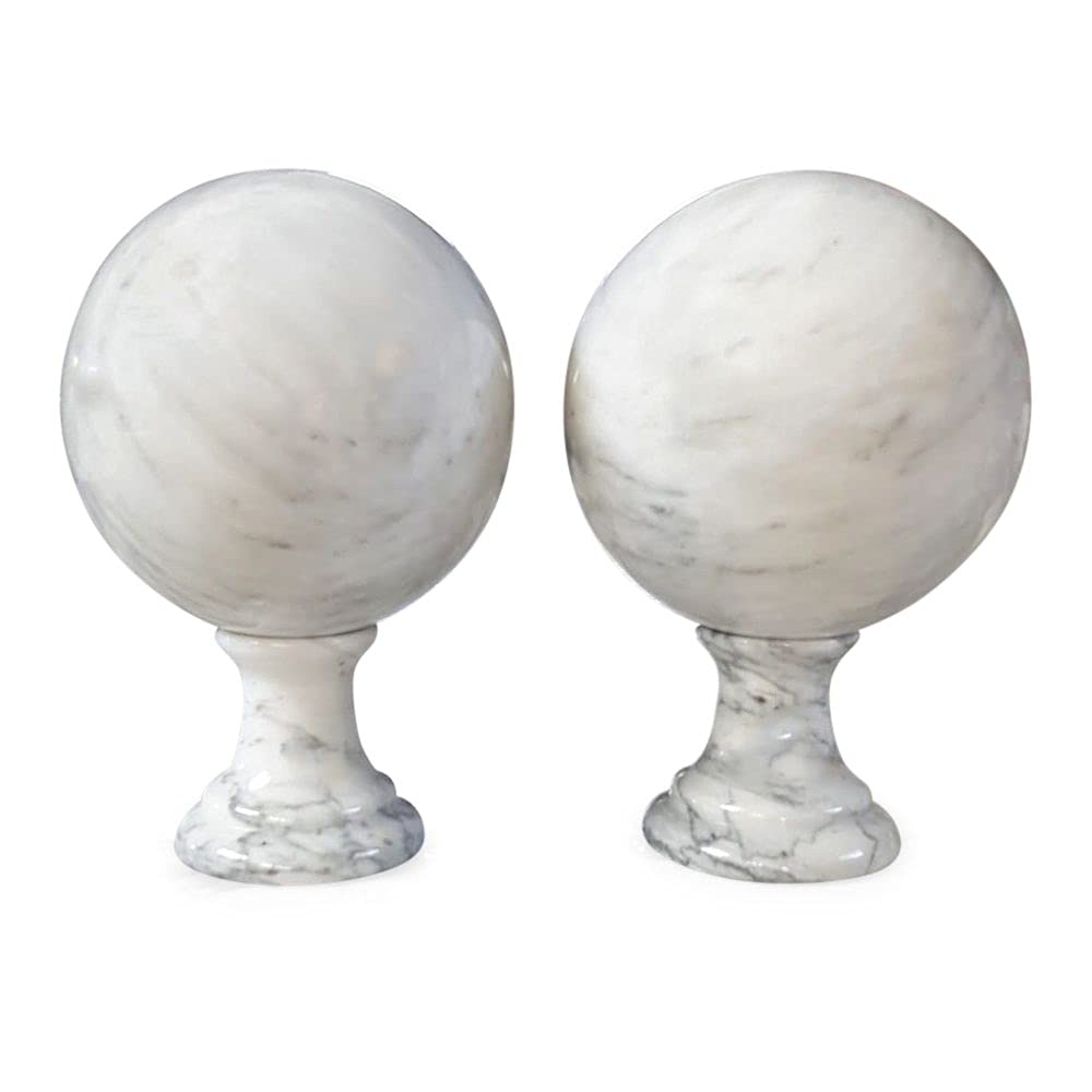 Boules en marbre Carrara 12 cm : cassez la monotonie de vos meubles avec des formes rondes