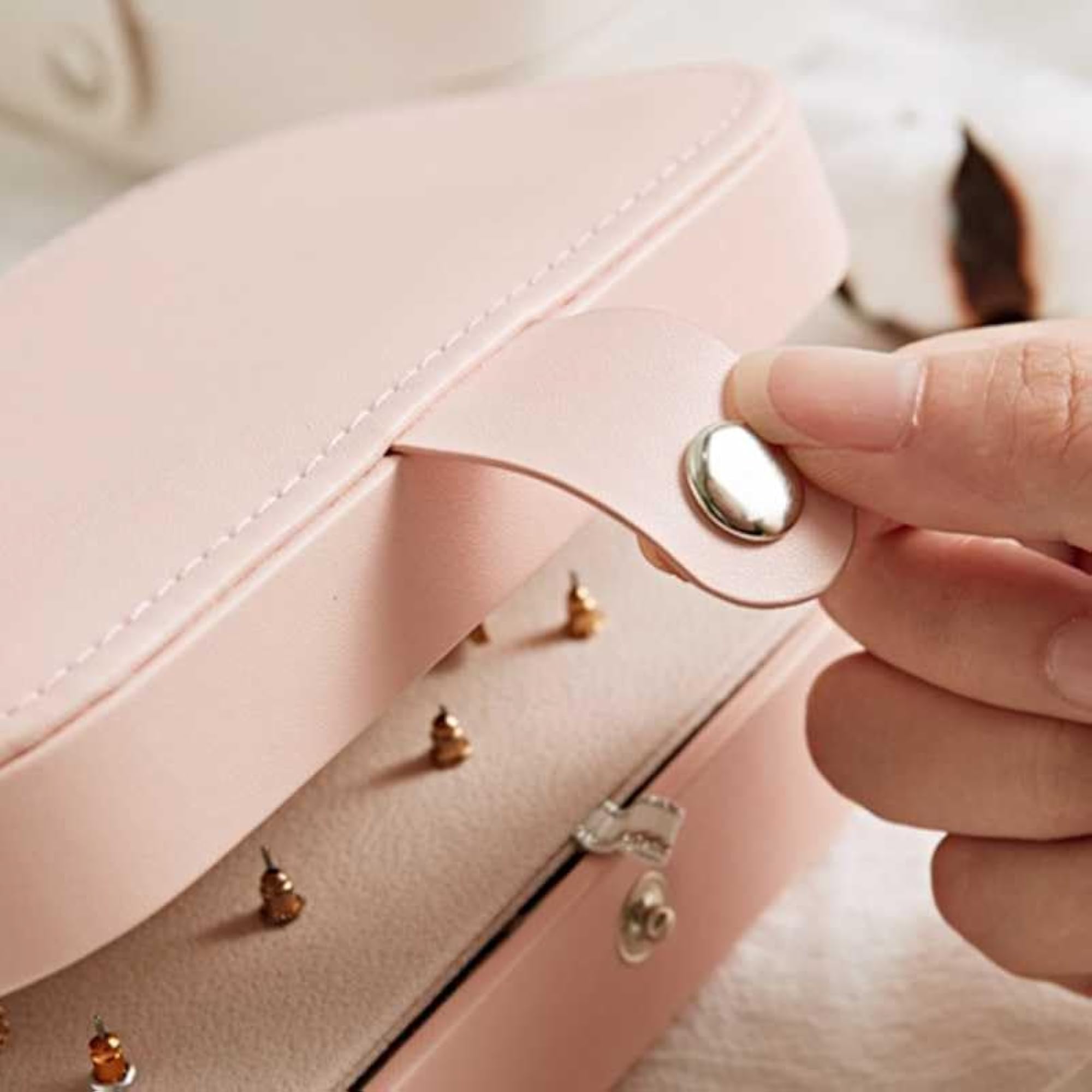 Bling Queen Hito Portable Leather Jewelry & Cosmetics Box