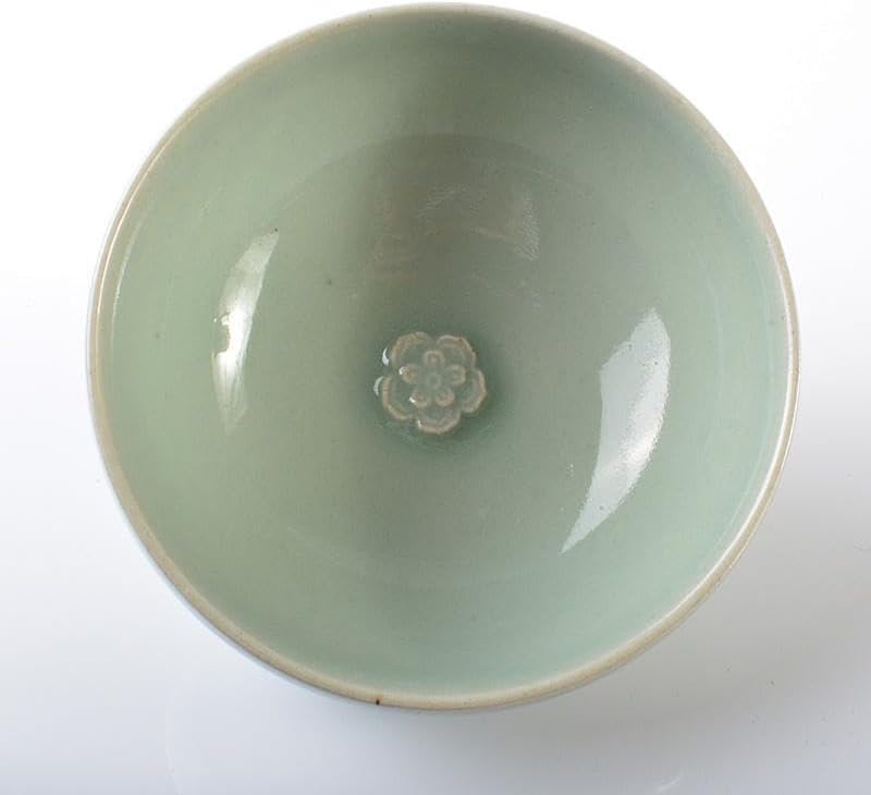 中国　龍泉窯　粉青磁　花刻　茶碗　M　R6128 中国 龍泉窯 粉青磁 花刻 茶碗 M R6128