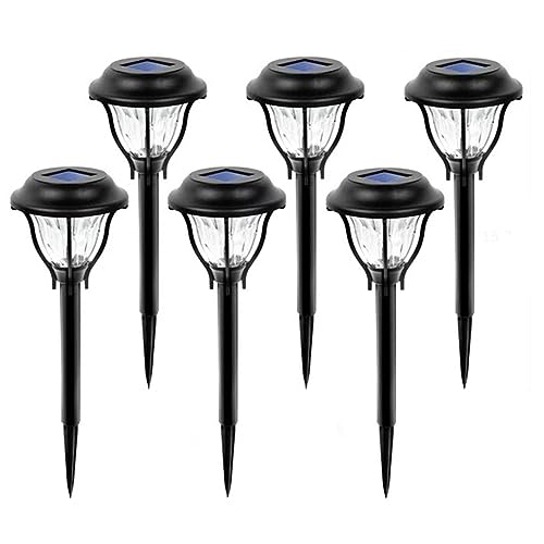 Luces solares para jardín y patio que crean una decoración de ambiente cálido en terrazas