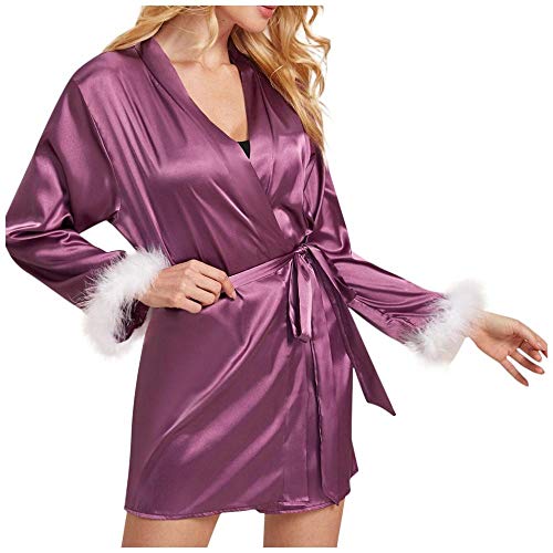 Lingerie en soie satinée et dentelle : ensemble peignoir de nuit chic pour femme