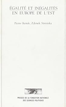 Paperback Égalité et inégalités en Europe de l'Est (GEN 1) Book