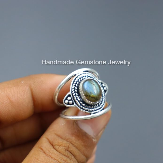 Natural Labradorite Ring, Artisan Design Ring, Blue Flash Ring, Boho Ring, Oval Stone Ring, December Birthstone Ring, Engagement Ring, Antique Ring, Healing Crystal Ring, Natural Labradorite Jewelry