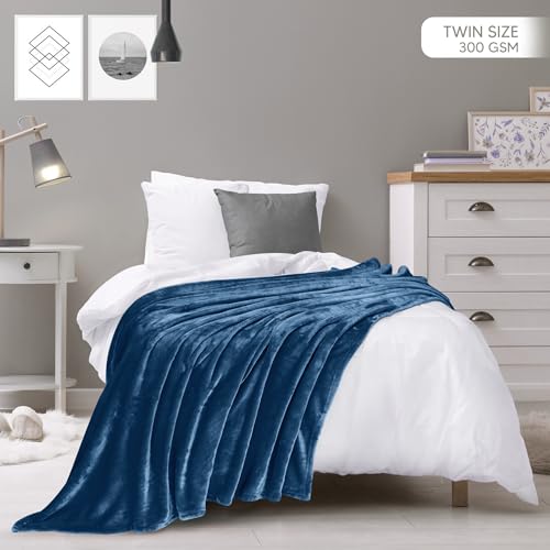 Image of Utopia Bedding Fleece Blanket Twin Size Royal Blue 300GSM Luxury Anti-Static Fuzzy Soft Microfiber Bed Blanket (60x80 Inch)