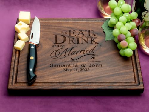 Tablas de Cortar Personalizadas Straga | Tabla de Madera Artesanal para Charcutería | Regalo Personalizado para Bodas, Aniversarios y Bienvenidas al Hogar (Diseño 'Come, Bebe y Sé Casado' No. 012) miniatura 2