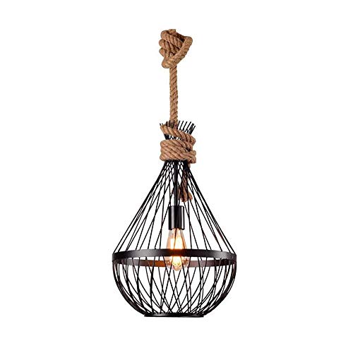 Lustre en fer et corde de chanvre pour éclairer un salon sombre