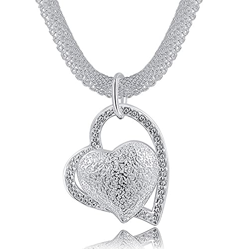 Collier avec pendentif en forme de cœur mat et chaîne en maille 18"
