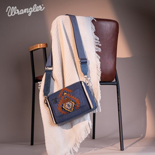 Wrangler Aztec Duffel Bag and Crossbody Bag Set4