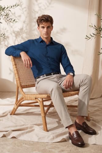 Image of Peter England Men's Everyday Solid Slim Fit Full Sleeve Formal Shirt | Cotton-Rich