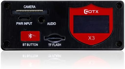 Primo piano del pannello frontale del COTX-X3 con etichette per porte e pulsanti