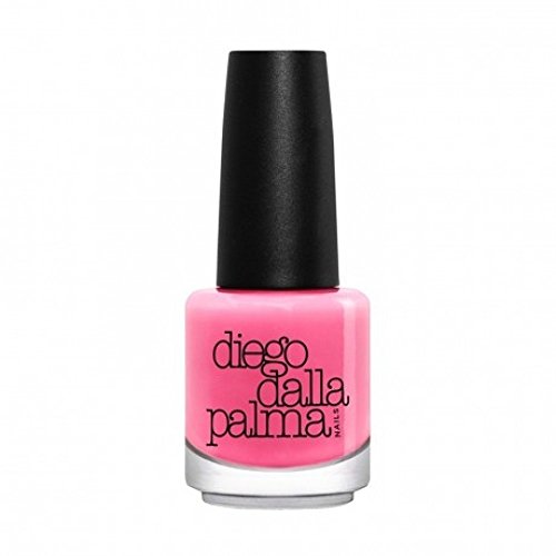 Diego Dalla Palma Nail Polish 217 soluciona las uñas débiles aportando un color vibrante