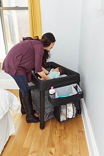 Cadete de armazenamento de fraldas e lenços para bebês da 4moms Breeze Playard | Para itens de bebê