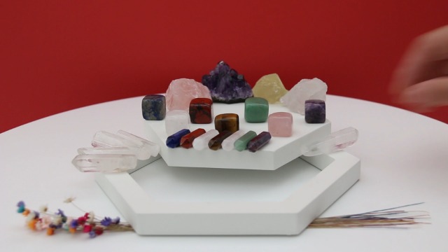 Amazon.com: Nvzi Healing Crystals and Stones Kit in Box, Chakra