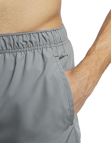 Shorts Nike Dri-FIT Challenger Masculino - Cinza