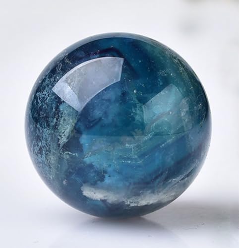 Boule de cristal en fluorine naturelle de 60mm pour une ambiance zen