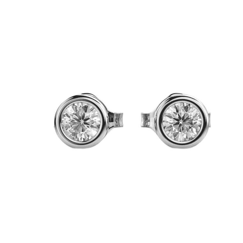 Clous d'oreilles solitaires scintillants le cadeau idéal en argent