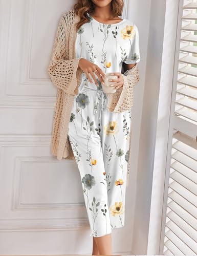 Image of Ekouaer Women's Capri Pajama Sets Print Short Sleeve Sleepwear Top and Capri Pants Soft Loungewear with Pocket