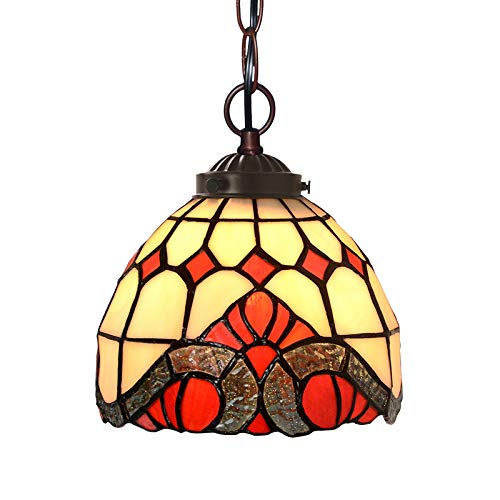 Lustre Tiffany vintage de salon pour créer une ambiance chaleureuse