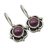 100% echte natürliche Edelsteine ??mit heilenden und positiven Energieeigenschaften. Jedes Edelsteinstück wird auf allen Ebenen einzeln gehandhabt, vom Rohstein über das Schneiden bis zum Polieren und Abbinden.