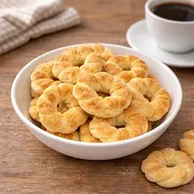 Rosquinha de Nata - Biscoito Leve e Crocante com Sabor Equilibrado - Perfeito para Café da Manhã, Lanches e Presentes - Feito em Minas Gerais - Textura Delicada e Frescor Garantido (100g)