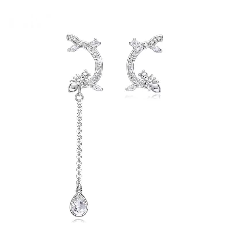 Boucles d'oreilles en argent avec cristaux ronds brillants