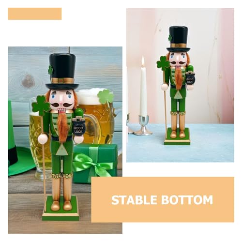Casse-Noisette en Bois Vert avec Trèfle : Décoration Robuste Saint-Patrick Noël