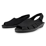 CONFORT LÉGER POUR LE QUOTIDIEN Ces sandales femme confort sont conçues pour accompagner les journées de printemps et d’été avec plus de légèreté. Leur structure souple et agréable à porter en fait un choix pratique pour la maison, le temps libre et les petits déplacements du quotidien.