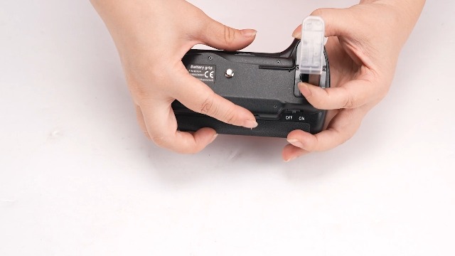 Amazon.co.jp: バッテリーグリップ交換用 NikonD5500 D5600 SLR