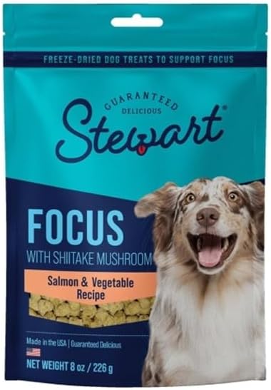 Stewart 405349 8 oz Freeze Dried Focus Dog Treats Pouch - Salmon & Vegetable - Case of 6