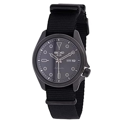Relógio masculino Seiko 5 Sports com mostrador preto e pulseira de nylon SRPE69K1