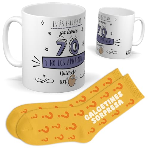 Set de Cumpleaños 70 Años Mujer | Taza “ESTÁS ESTUPENDA YA TIENES 70 Y NO LO APARENTAS” + Calcetines Sorpresa | Regalo Original y Divertido para Mujer | Cumpleaños, Abuelas y Fiestas Set de Cumpleaños 70 Años Mujer | Taza “ESTÁS ESTUPENDA YA TIENES 70 Y NO LO APARENTAS” + Calcetines Sorpresa | Regalo Original y Divertido para Mujer | Cumpleaños, Abuelas y Fiestas