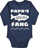 Shirtracer Baby Body Langarm Mädchen Junge - Statement Sprüche Baby - Papas süßester Fang - 3/6 Monate - Navy Blau - Babybodys mit Spruch - BZ30