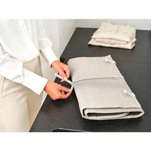 Brabantia - Türdampfdecke - Hitzebeständige Decke zum Dämpfen von Kleidung - Über Türhaken, Rückschutzschicht, Schlaufen für Kleiderbügel - Einfaches Dämpfen mit Handdampfern - 110 cm x 50 cm - Grau