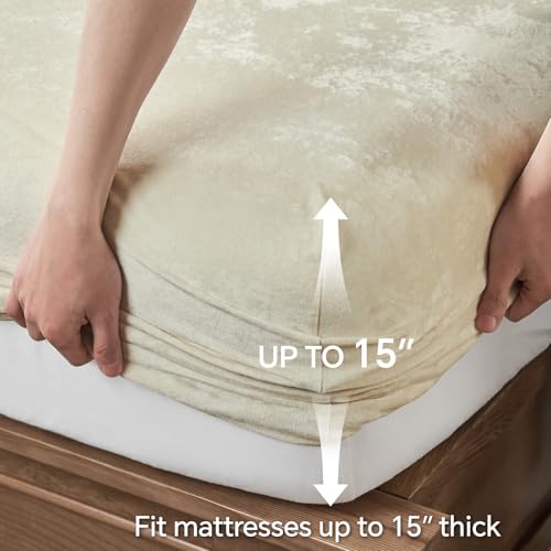 BEDELITE Velvet Fitted Sheet and Pillowcases Set, Luxury Soft Fuzzy Bottom Sheet with Reinforced Elastic Corner Straps, Deep Pocket up to 15 Inch, 1 Fitted Sheet and 2 Pillowcases (Full, Cream)