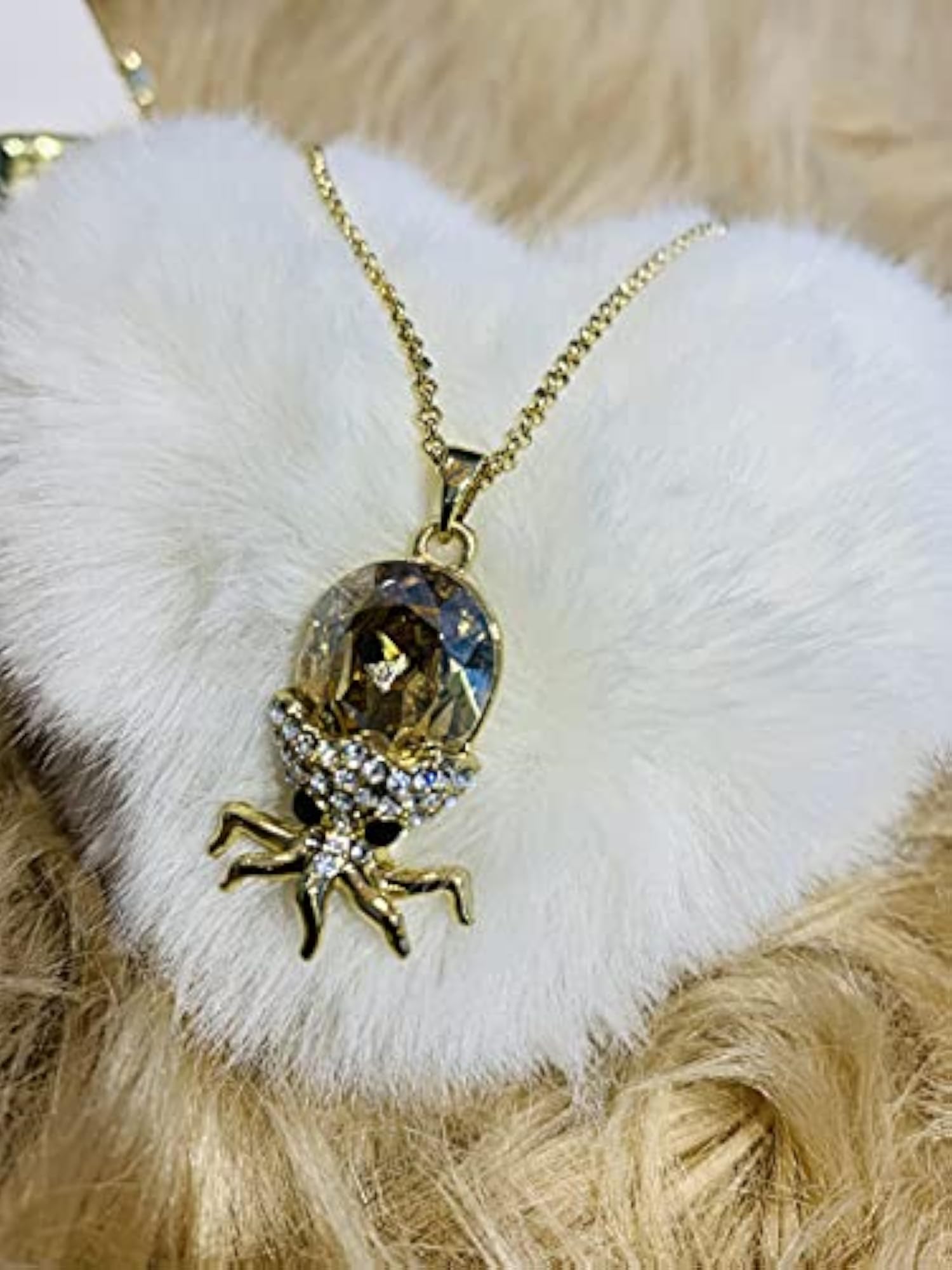 Stylish Chain Pendant Necklace for Dress-Up