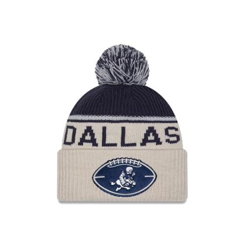 New Era Dallas Cowboys NFL 2024 Sideline Historic Sport Knit Beige Blau Bommelmütze - One-Size New Era Dallas Cowboys NFL 2024 Sideline Historic Sport Knit Beige Blau Bommelmütze - One-Size